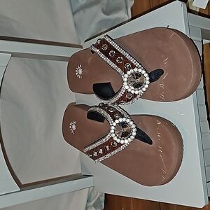 Isabella thong slide sandals
